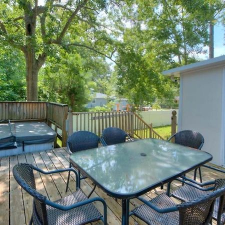 Livin' The Dream Villa Oak Island Exterior photo