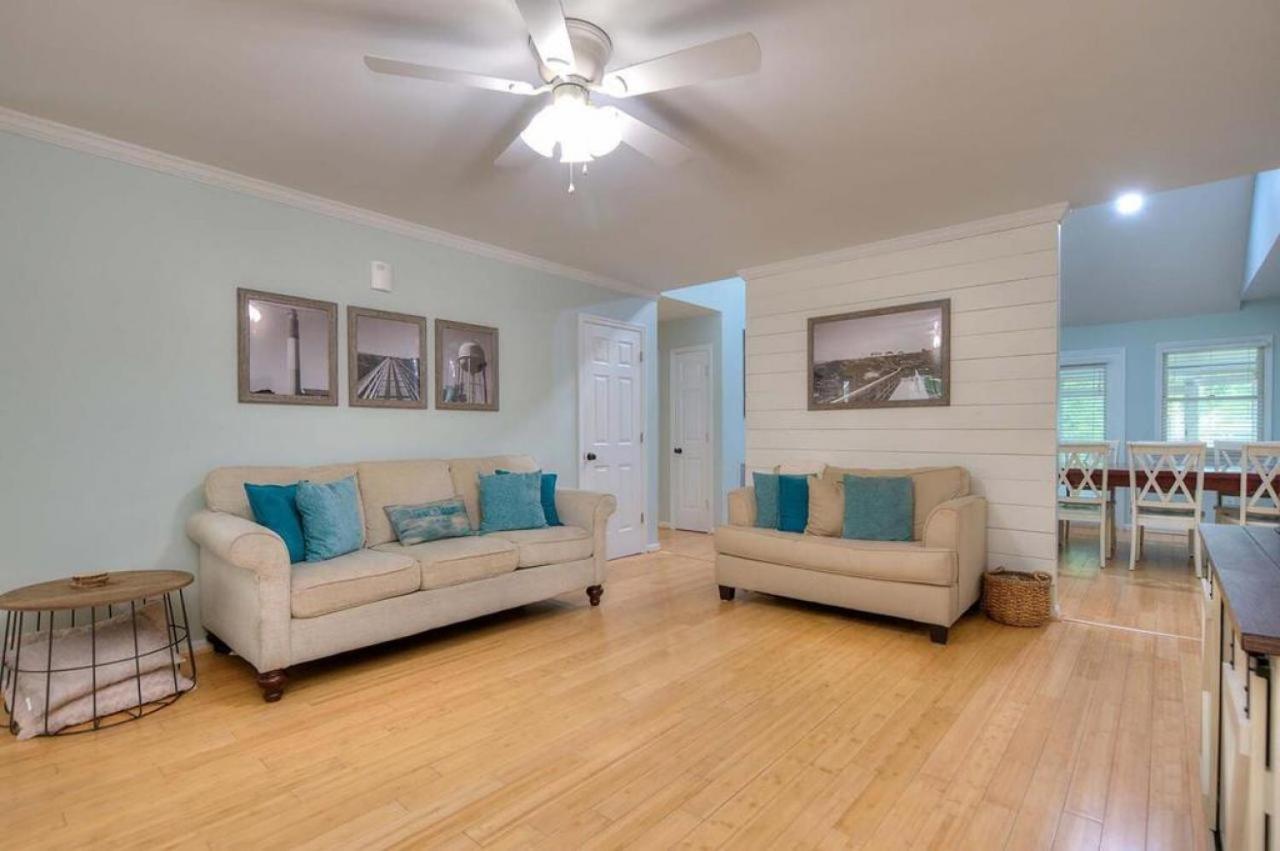 Livin' The Dream Villa Oak Island Exterior photo