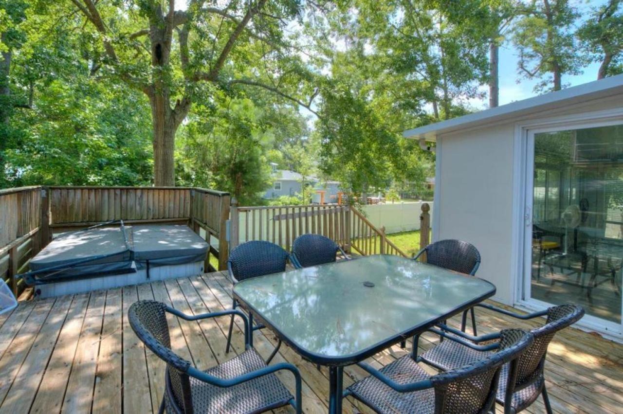 Livin' The Dream Villa Oak Island Exterior photo